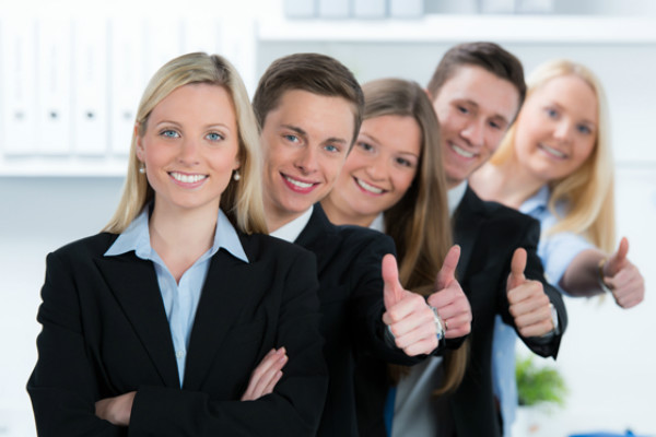 ��־����Ӣ��ں�