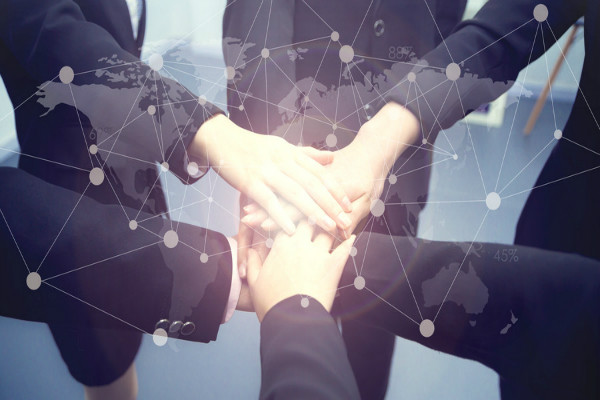 ��ҵ��ʱ��ͬ�У�����Я������ɣ���ҵ��־�ں�����Щ��