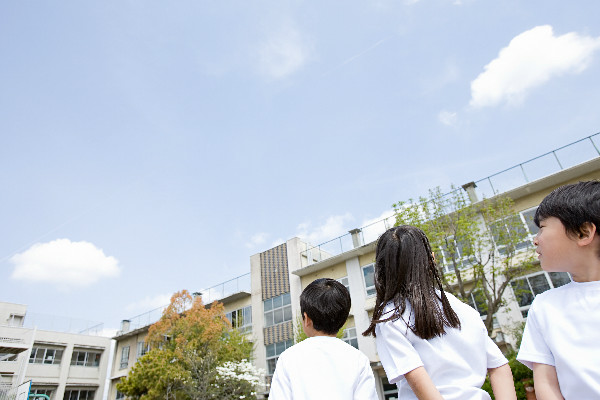 ����ѧУ��־�����ϰ�߳ɾ�һ������ϰ�߻���ǰ�̡�