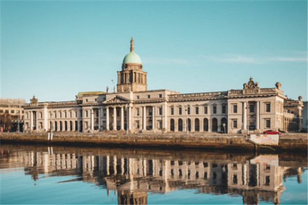 ��������ѧ����ʳס���������