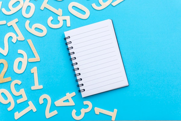 ���꼶���������800�ַ����ϼ�